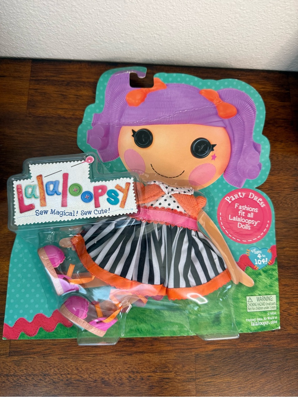 Lalaloopsy NEW Doll Clothes Lot of 6 outfits Dresses PJs Coat Shoes By MGA - Picture 4 of 9